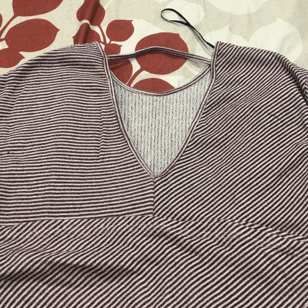 CUTE TOP ♥️ - Picture 3 of 3